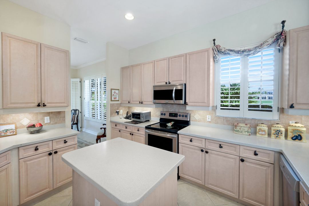 4959 Bollard Ct, Naples, FL 34112