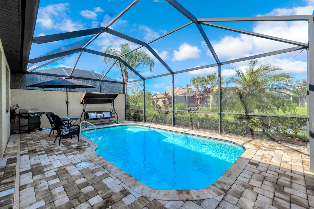 7659 Jacaranda Ln, Naples, FL 34114