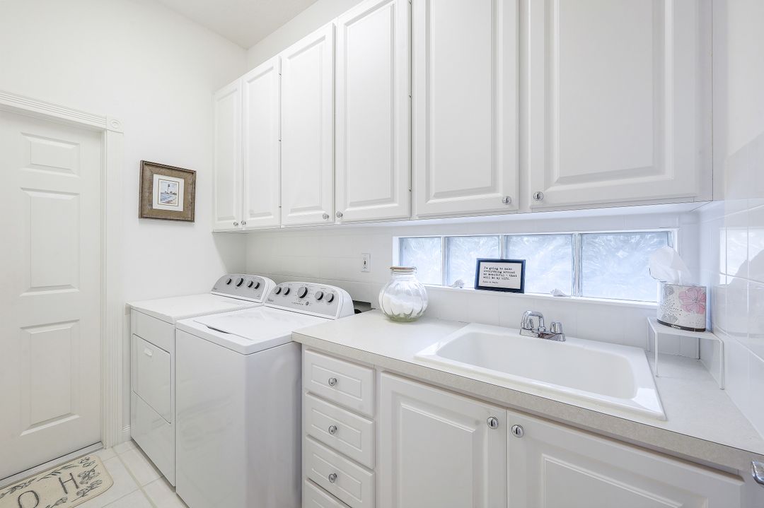3101 Dominica Way, Naples, FL 34119