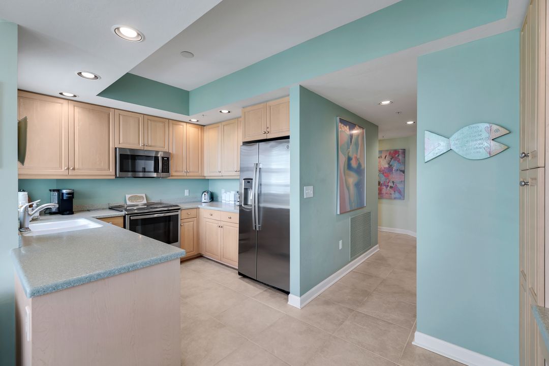 315 Dunes Blvd #707, Naples, FL 34110