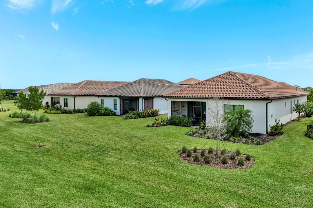 4621 Centaurus Cir, Naples, FL 34120