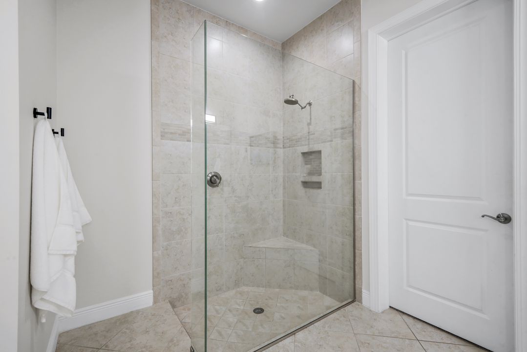 4118 Raffia Dr, Naples, FL 34119