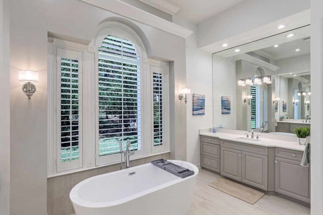 18132 Via Caprini Dr, Miromar Lakes, FL 33913