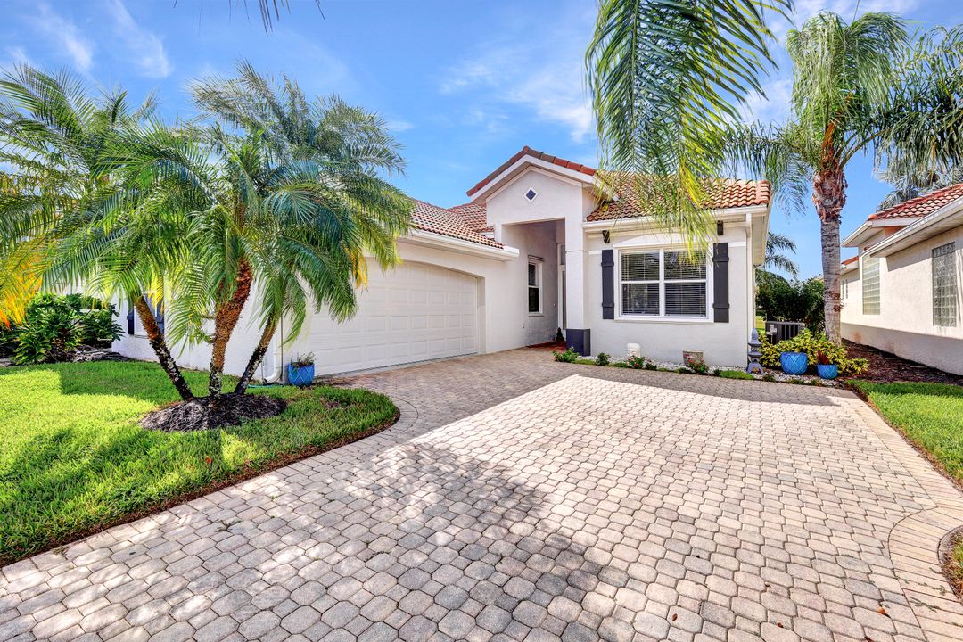 3384 Sandpiper Way, Naples, FL 34109