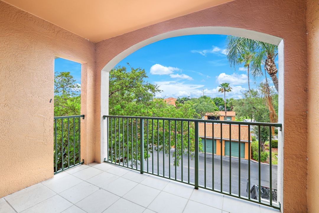 1205 Wildwood Lakes Blvd #305, Naples, FL 34104