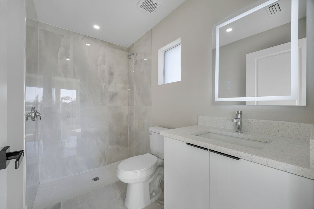 2823 NE 5th Pl, Cape Coral, FL 33909