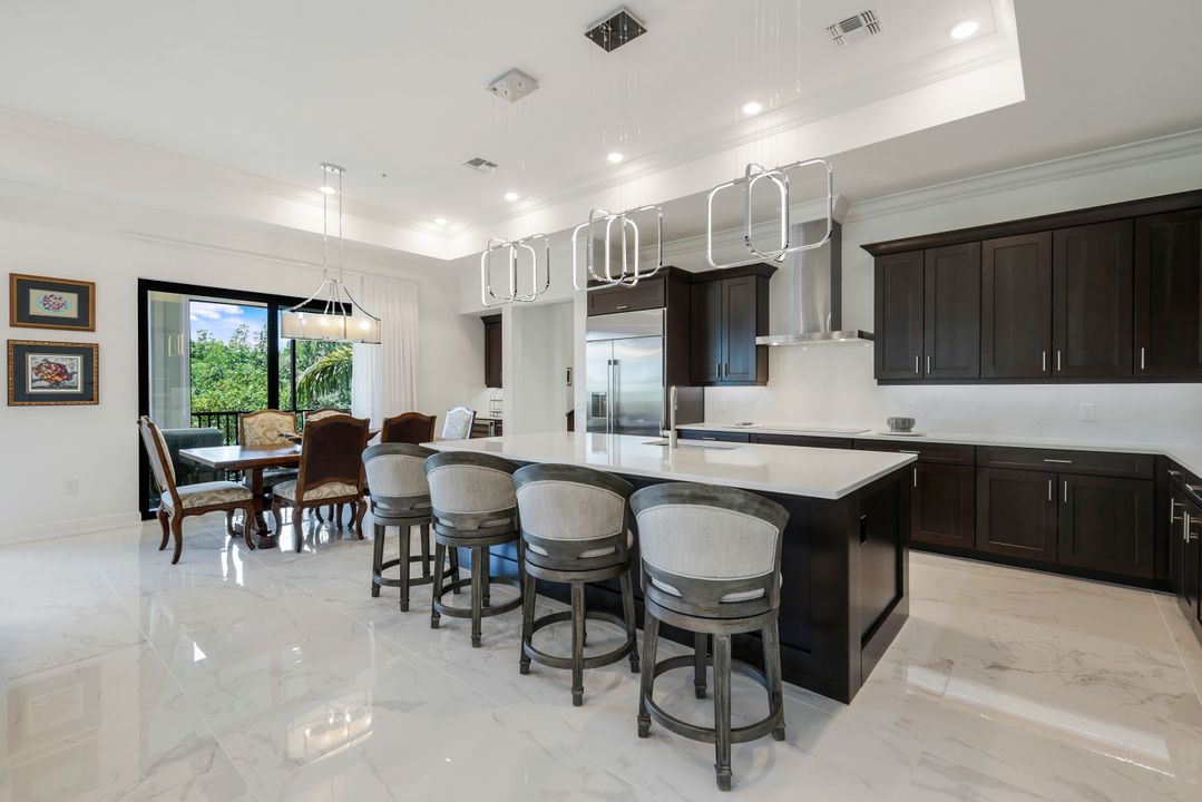 2488 Breakwater Wy #13-201, Naples, FL 34112