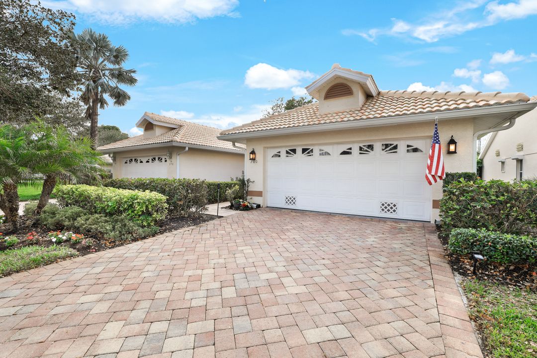 780 Wiggins Bay Dr, Naples, FL 34110