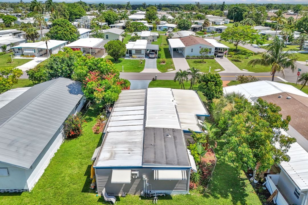 522 Menton Ln, Naples, FL 34112