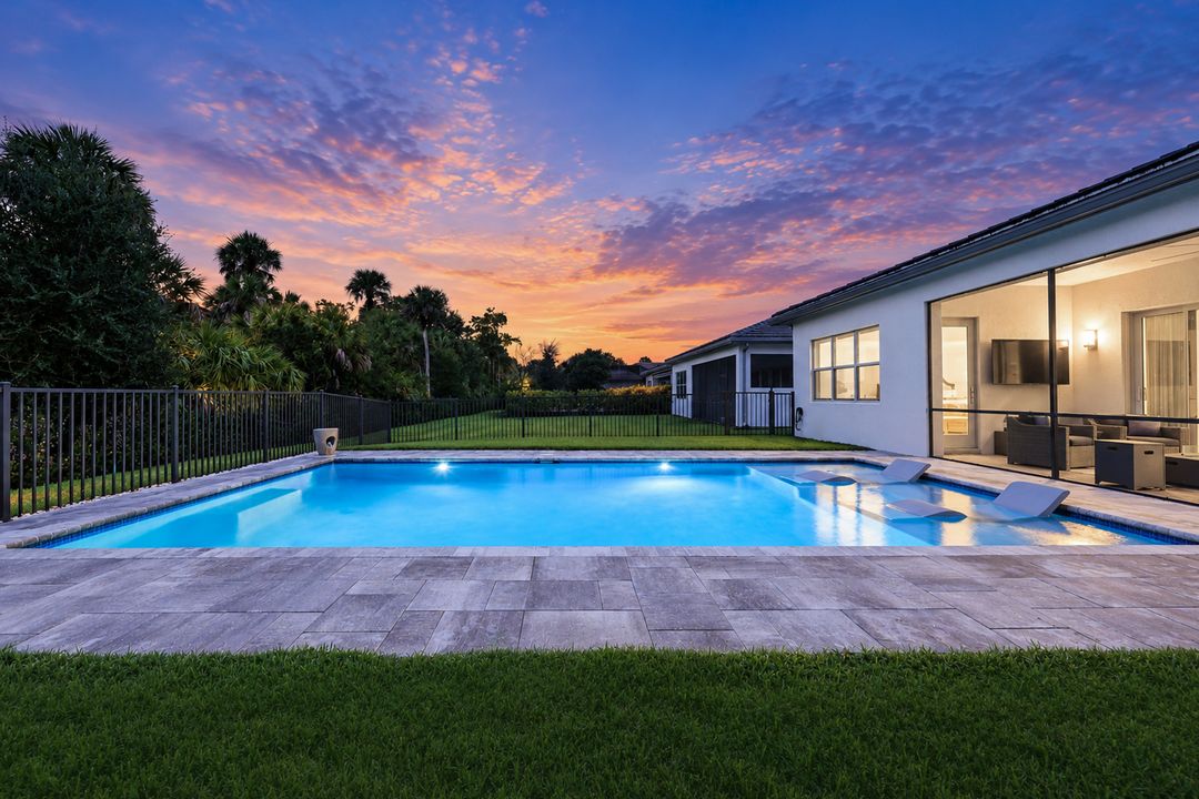 11855 Gardenia Ave, Naples, FL 34120