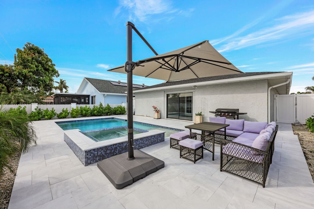738 101st Ave N, Naples, FL 34108