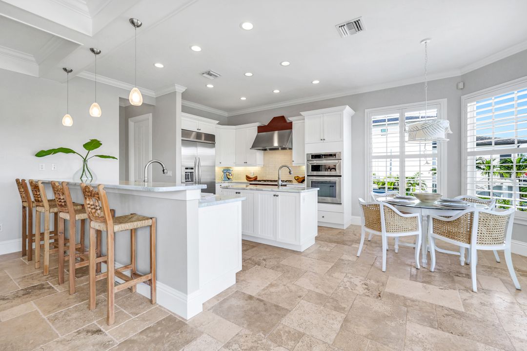 273 Egret Ave, Naples, FL 34108