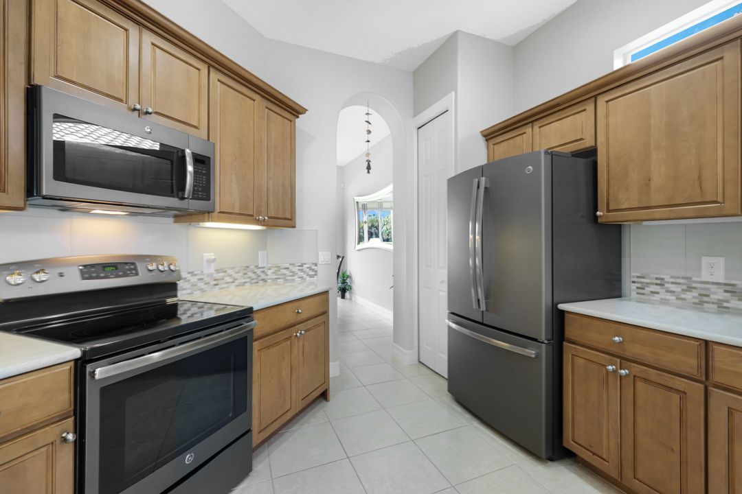28201 L Burton Fletcher Ct, Bonita Springs, FL 34135