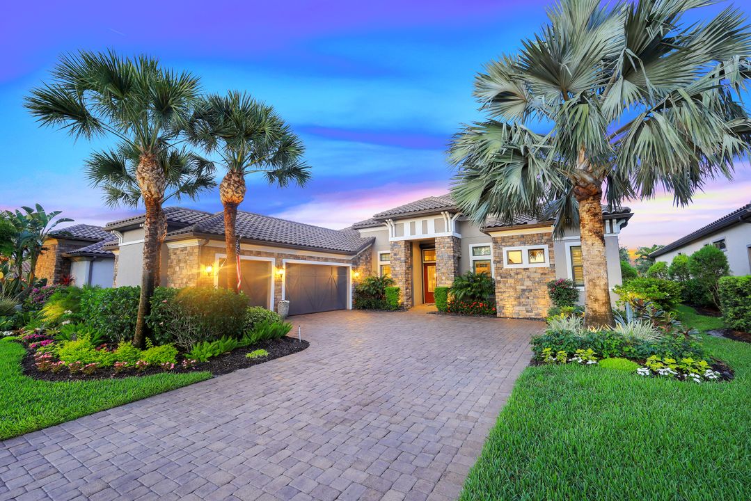 8668 Amour Ct, Naples, FL 34119