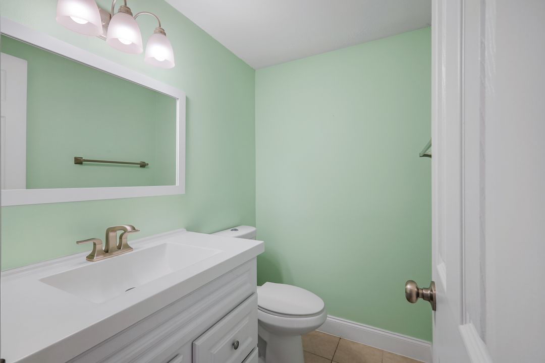 6346 Royal Woods Dr, Fort Myers, FL 33908