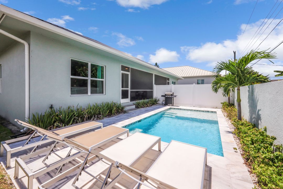 605 107th Ave N, Naples, FL 34108