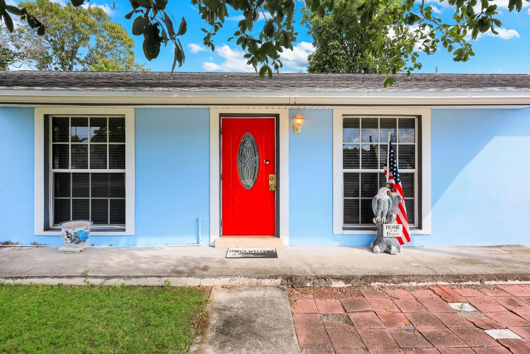 954 Jolly Rd, North Fort Myers, FL 33903