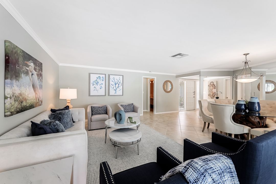 727 Park Shore Dr, Naples, FL 34103