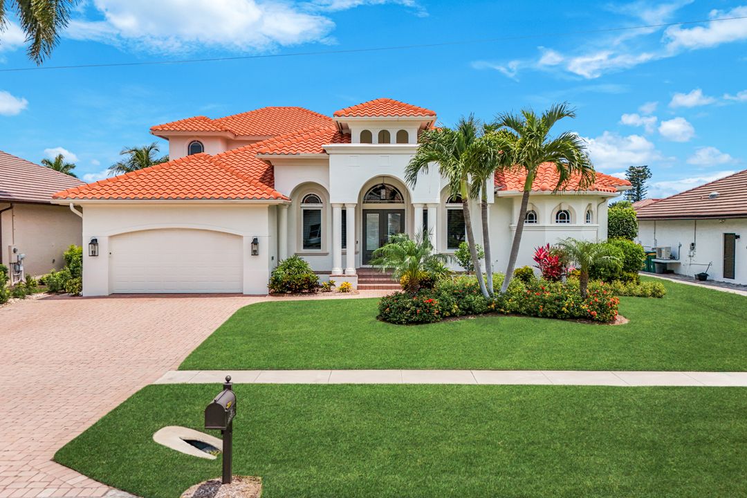 1148 Lamplighter Ct, Marco Island, FL 34145