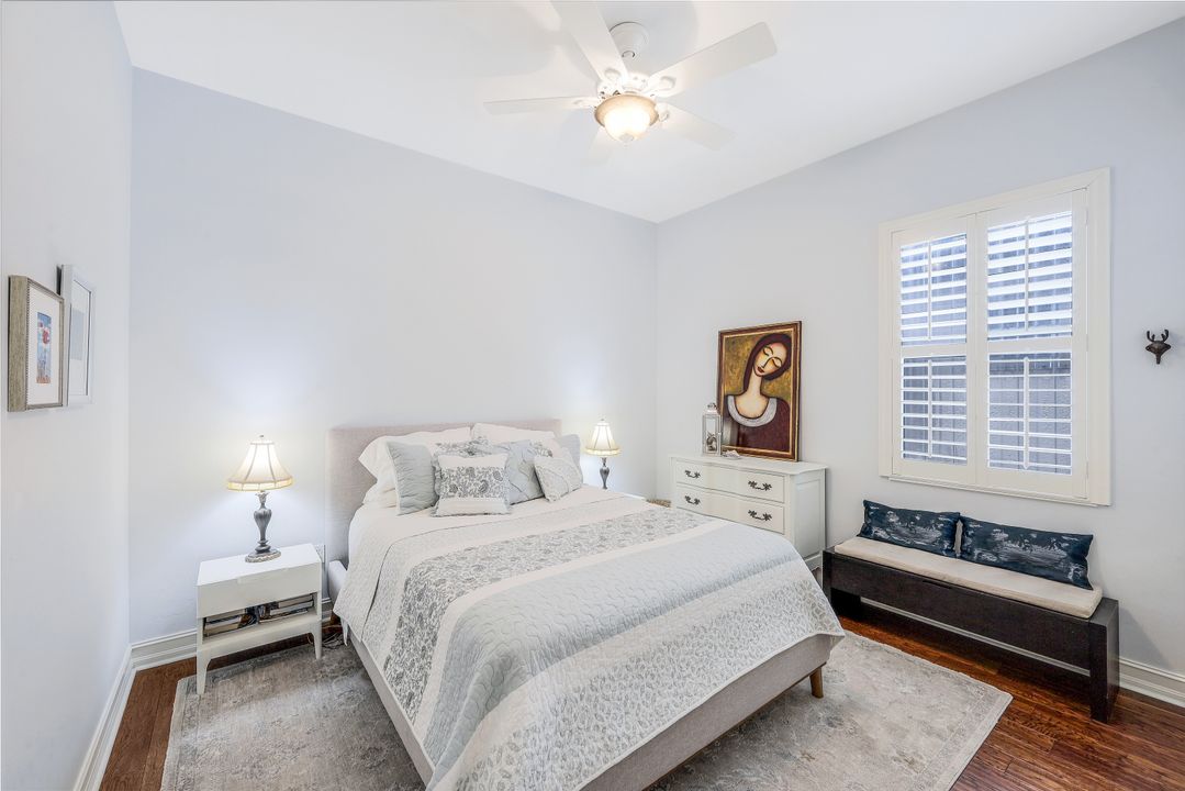 6053 Dogleg Dr, Naples, FL 34113