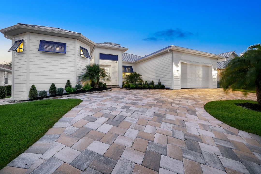 27080 Flamingo Dr, Bonita Springs, FL 34135