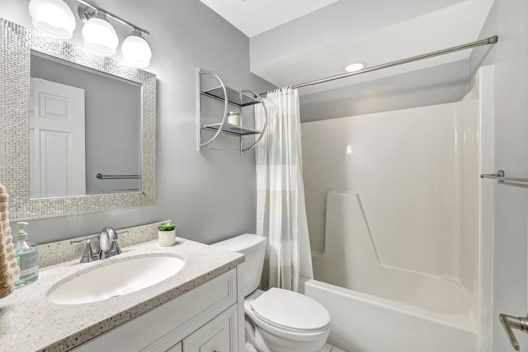 648 Mardel Ct #708, Naples, FL 34104