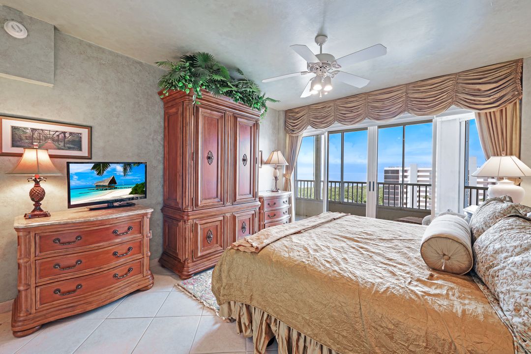 25 Bluebill Ave #1105, Naples, FL 34108