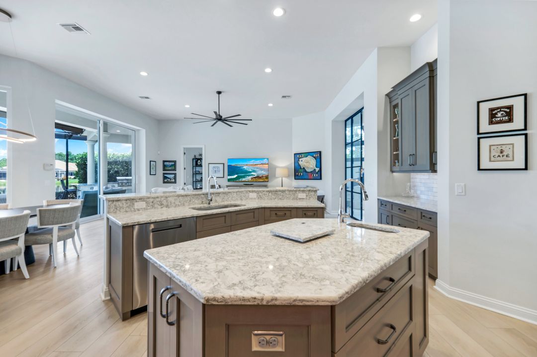 3616 Glenwater Ln, Bonita Springs, FL 34134