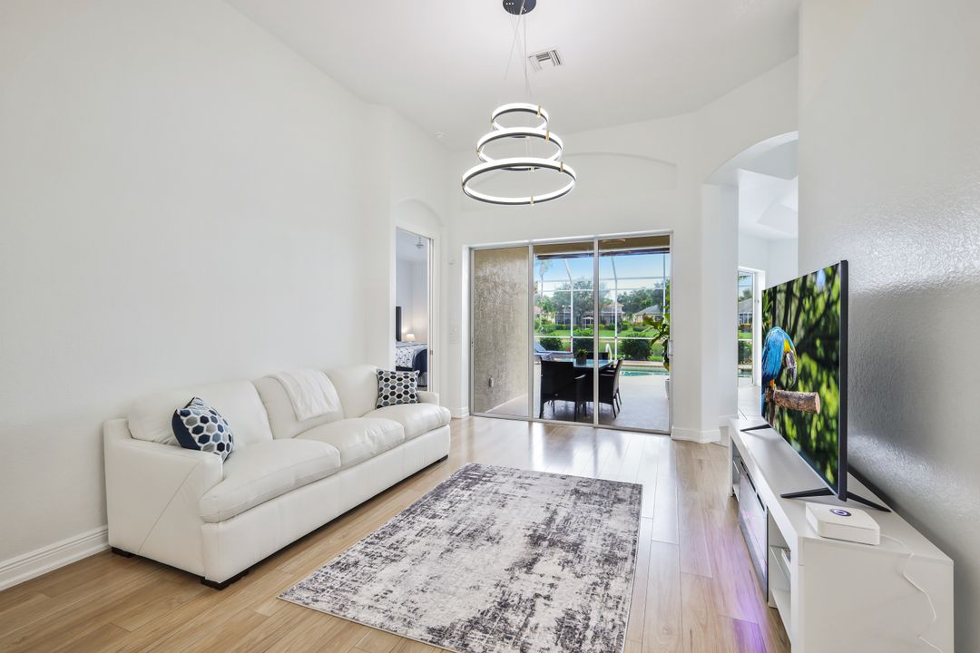 8710 Ibis Cove Cir, Naples, FL 34119