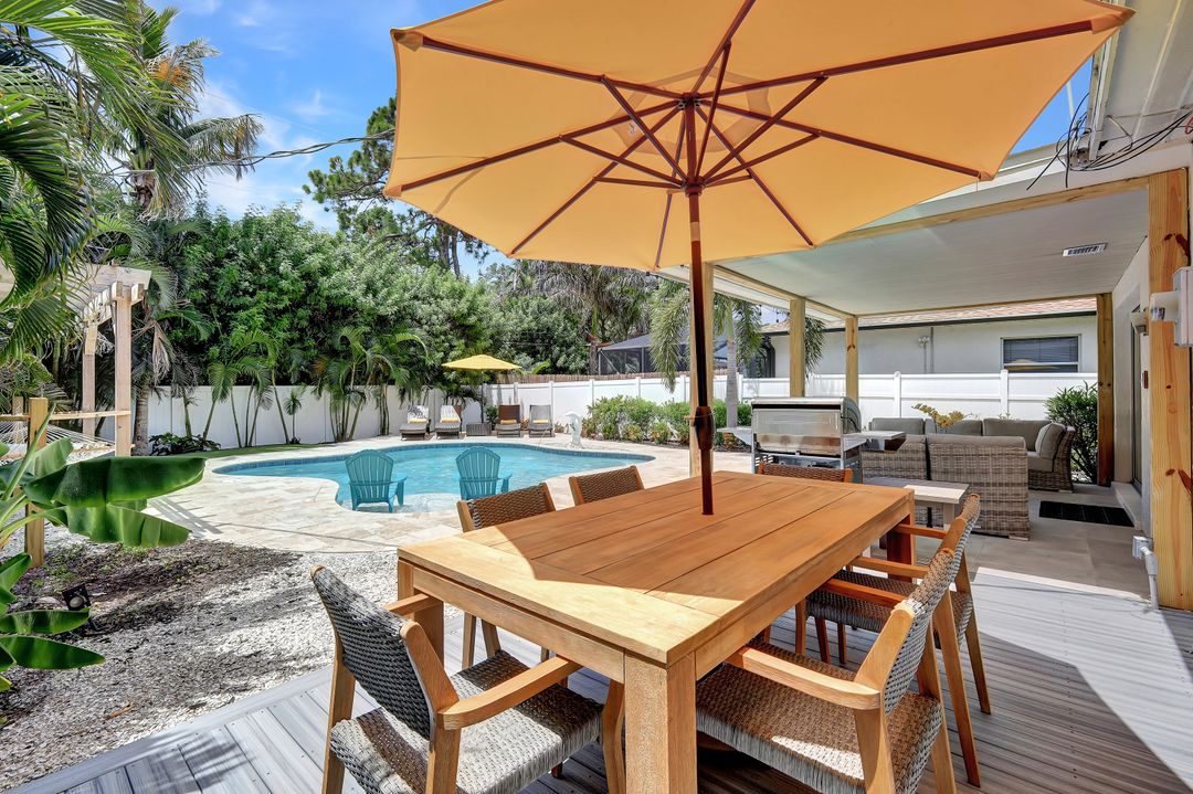 534 97th Ave N, Naples, FL 34108