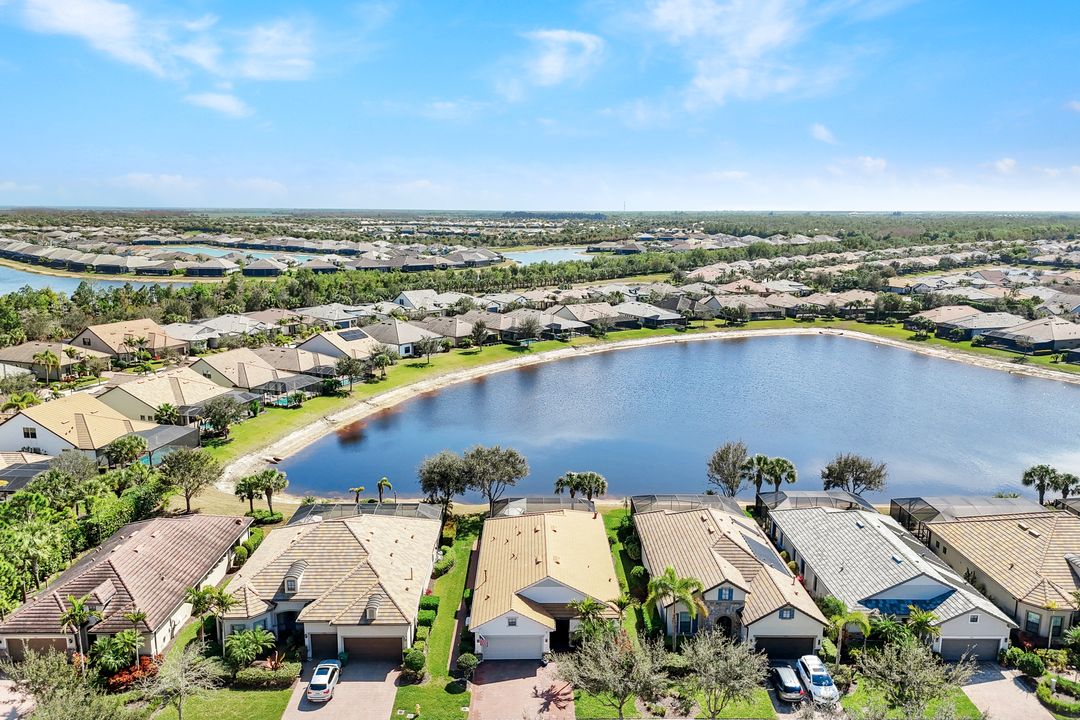 7460 Blackberry Dr, Naples, FL 34114