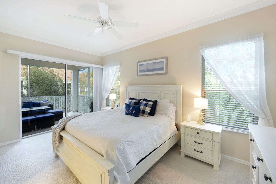 8267 Parkstone Pl #302, Naples, FL 34120