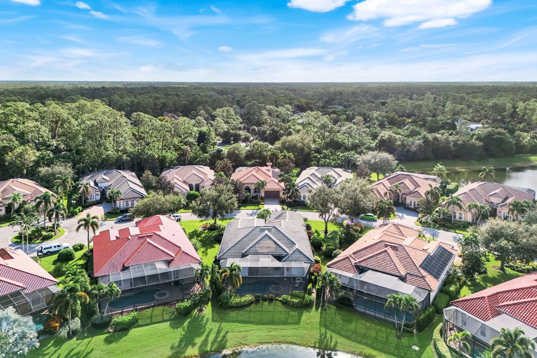 5799 Hammock Isles Dr, Naples, FL 34119