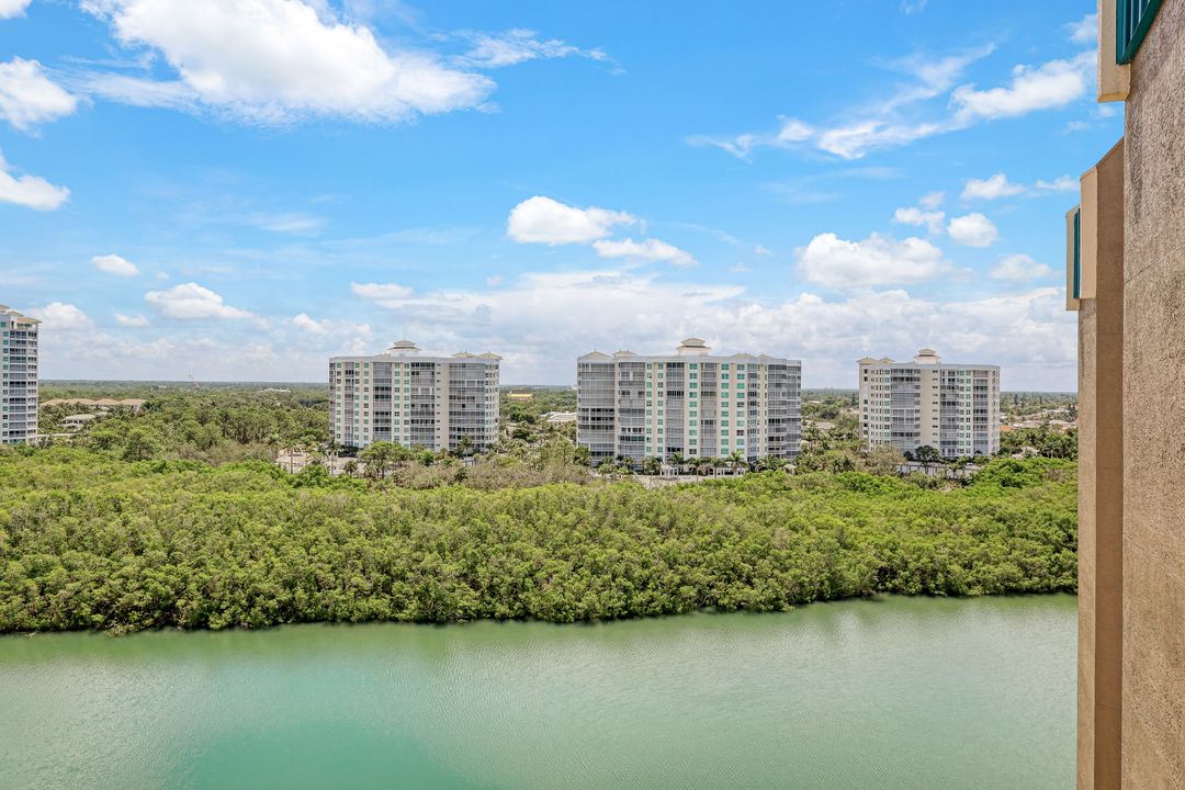 25 Bluebill Ave #1105, Naples, FL 34108