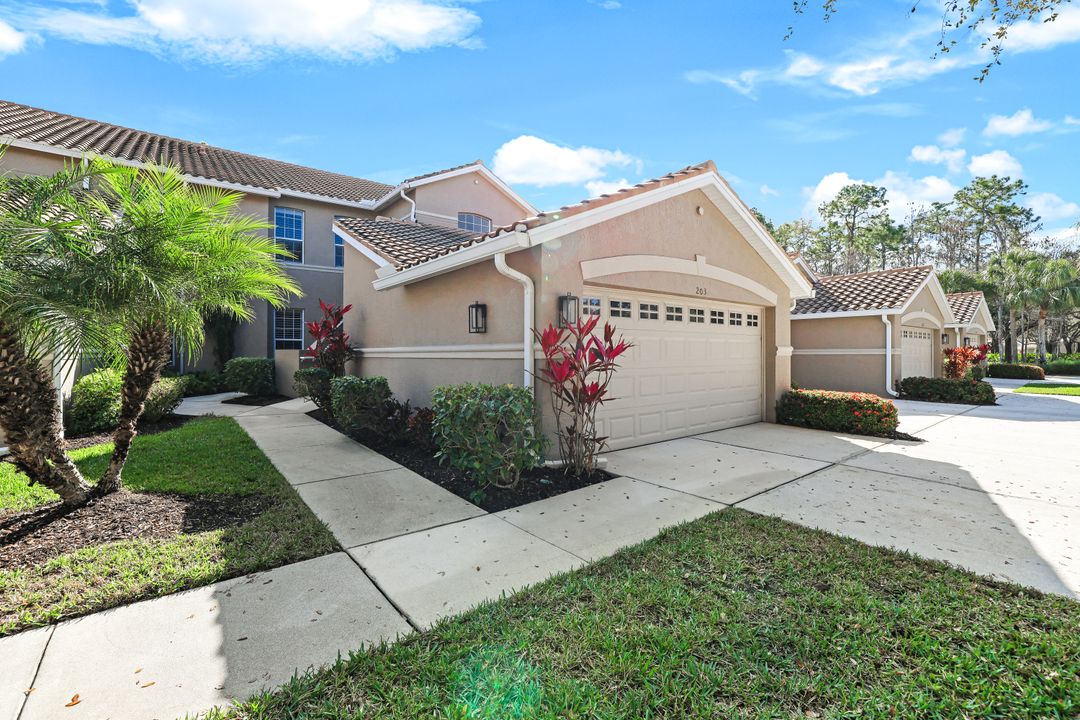 8575 Danbury Blvd #103, Naples, FL 34120