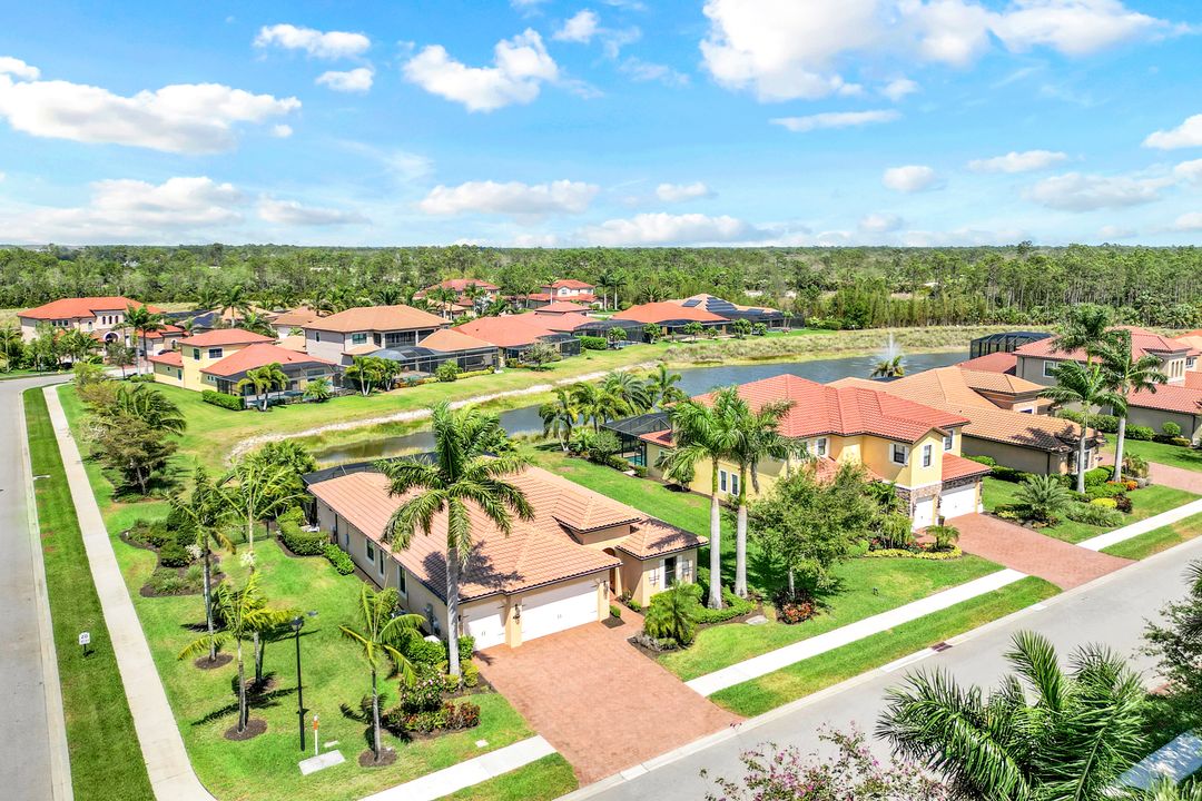 1585 Mockingbird Dr, Naples, FL 34120