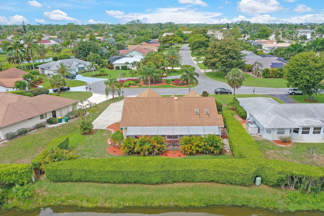 84 Valley Stream Ln, Naples, FL 34113