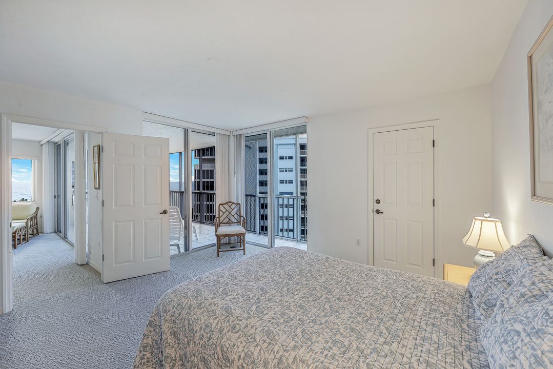 40 Seagate Dr #702, Naples, FL 34103