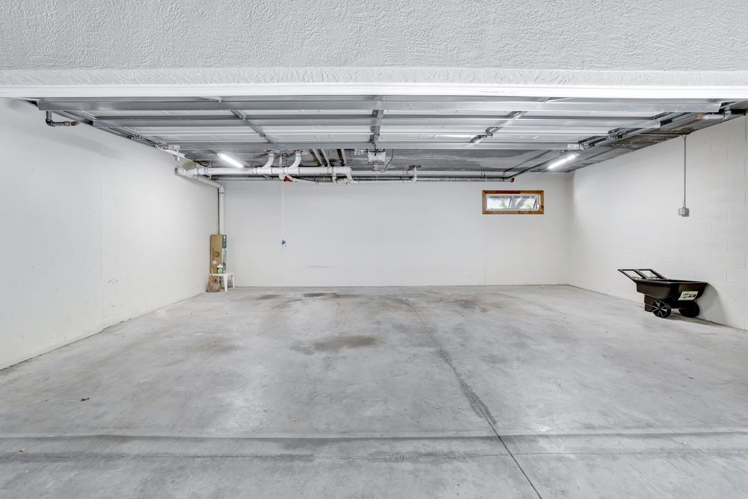 7654 Pebble Creek Cir #301, Naples, FL 34108