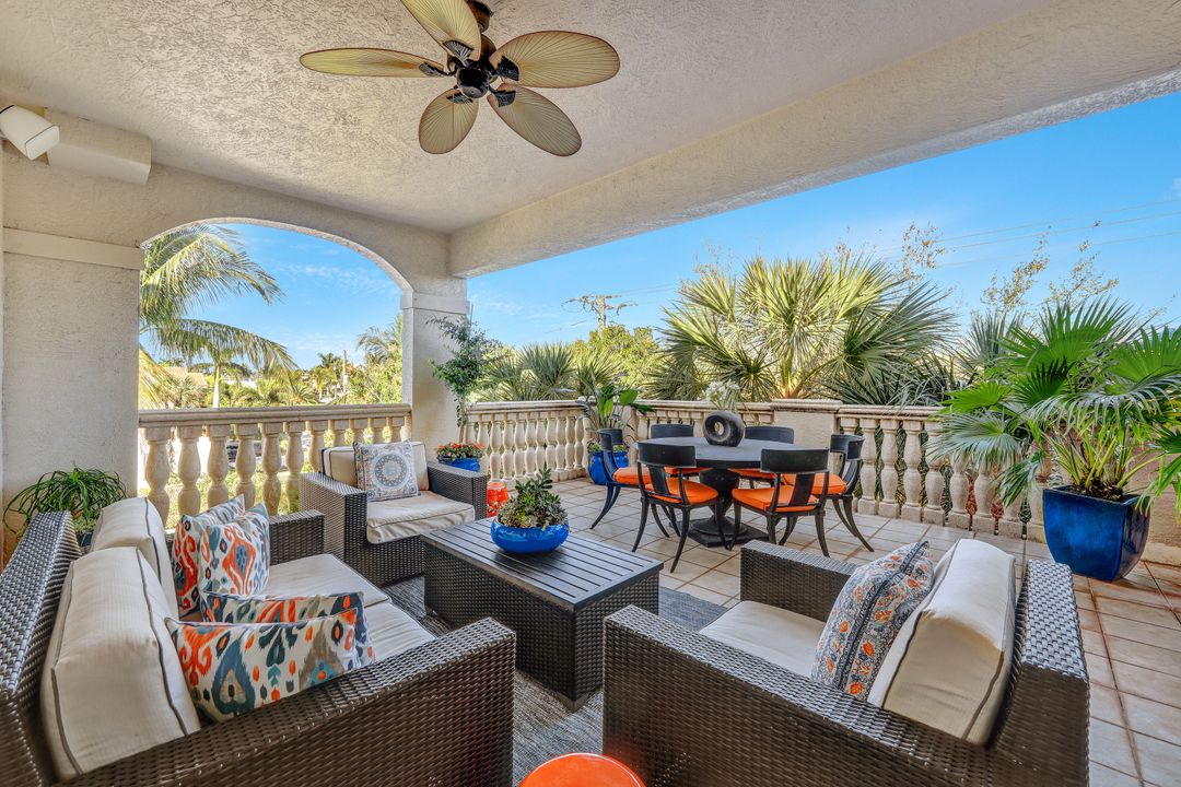 1006 5th St S, Naples, FL 34102