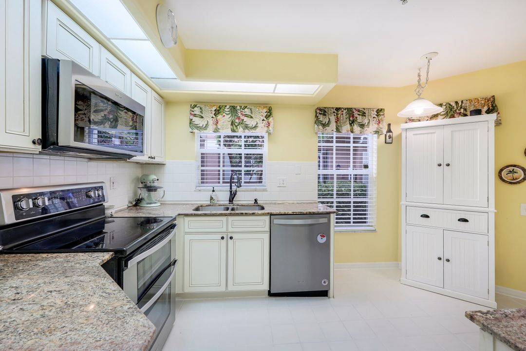 28068 Cavendish Ct  #2301, Bonita Springs, FL 34135