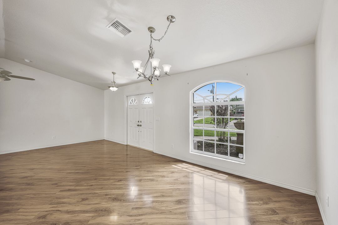 911 SE 20th St, Cape Coral, FL 33990