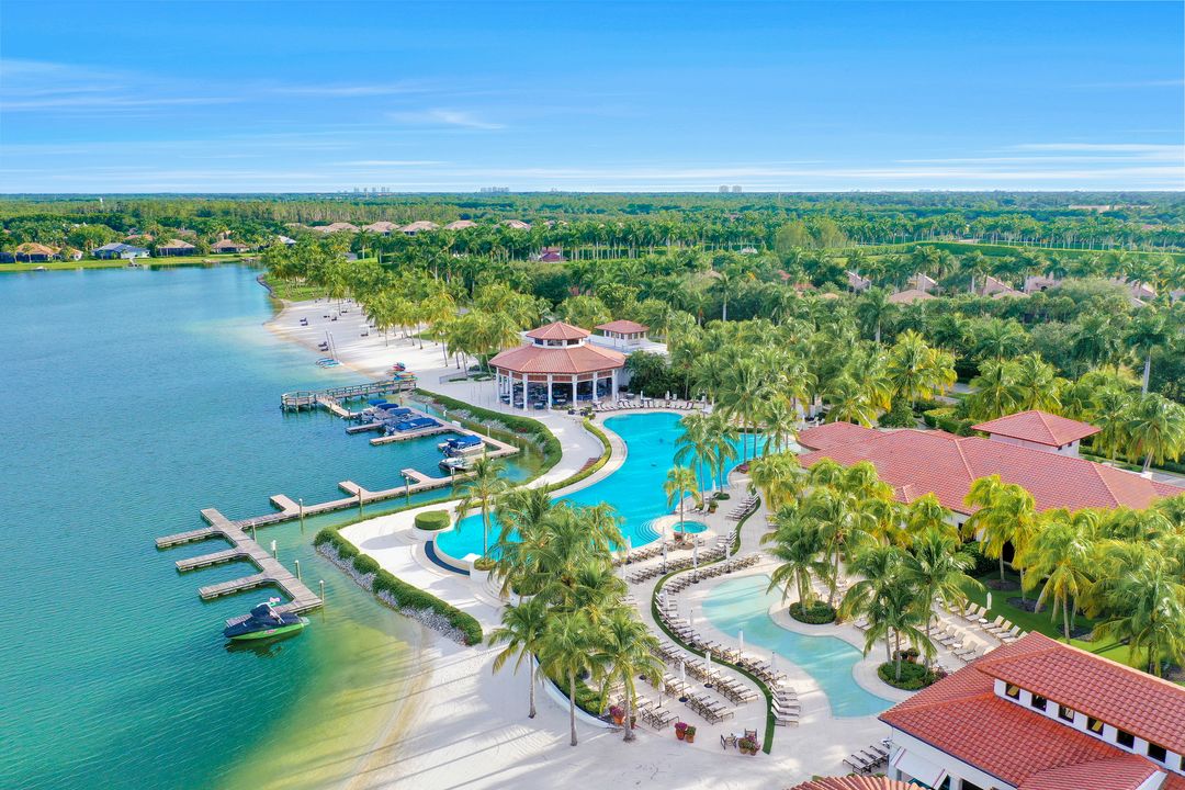 10060 Valiant Ct #202, Miromar Lakes, FL 33913