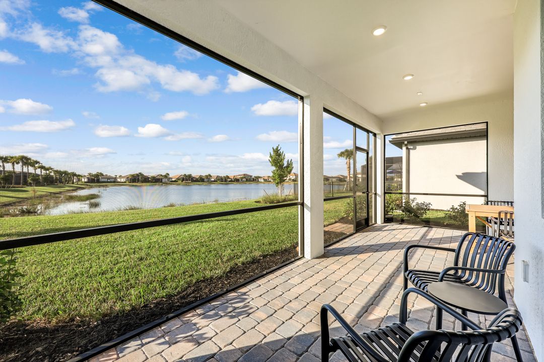 20530 Pebble Gln Dr, Estero, FL 33928