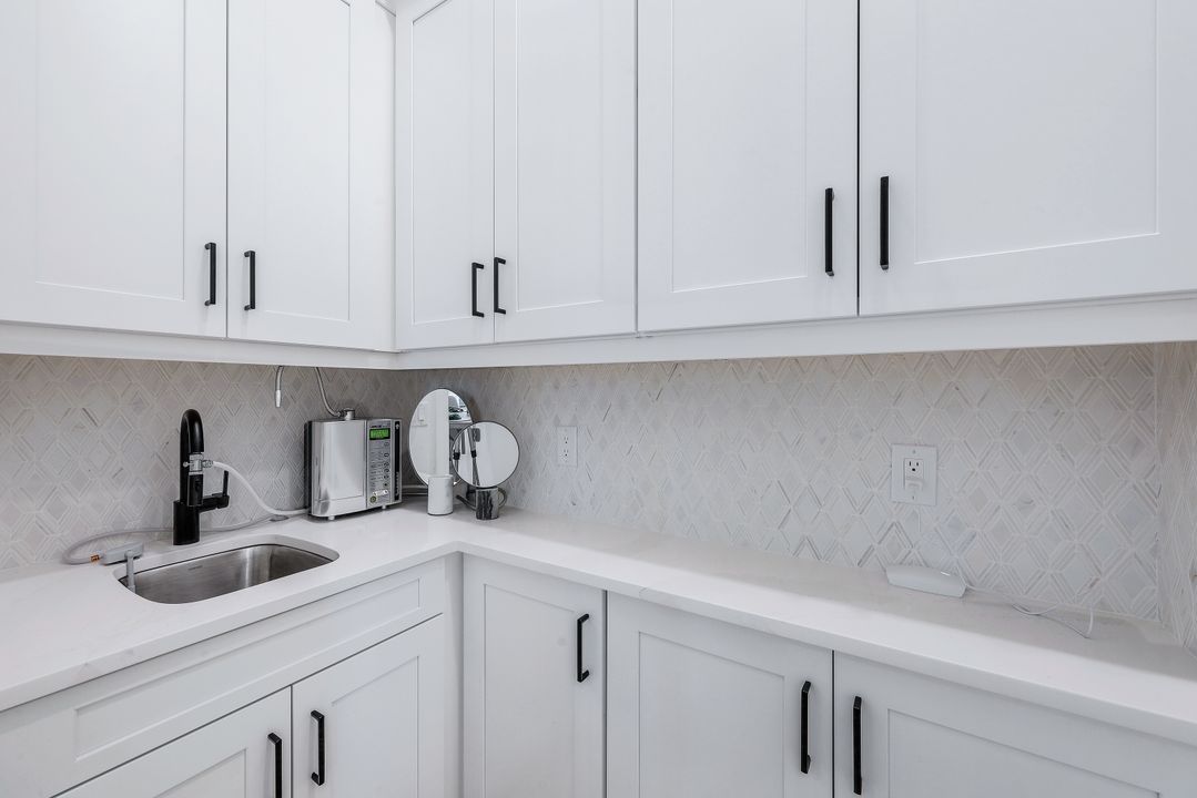 15572 Montello Ln, Naples, FL 34114