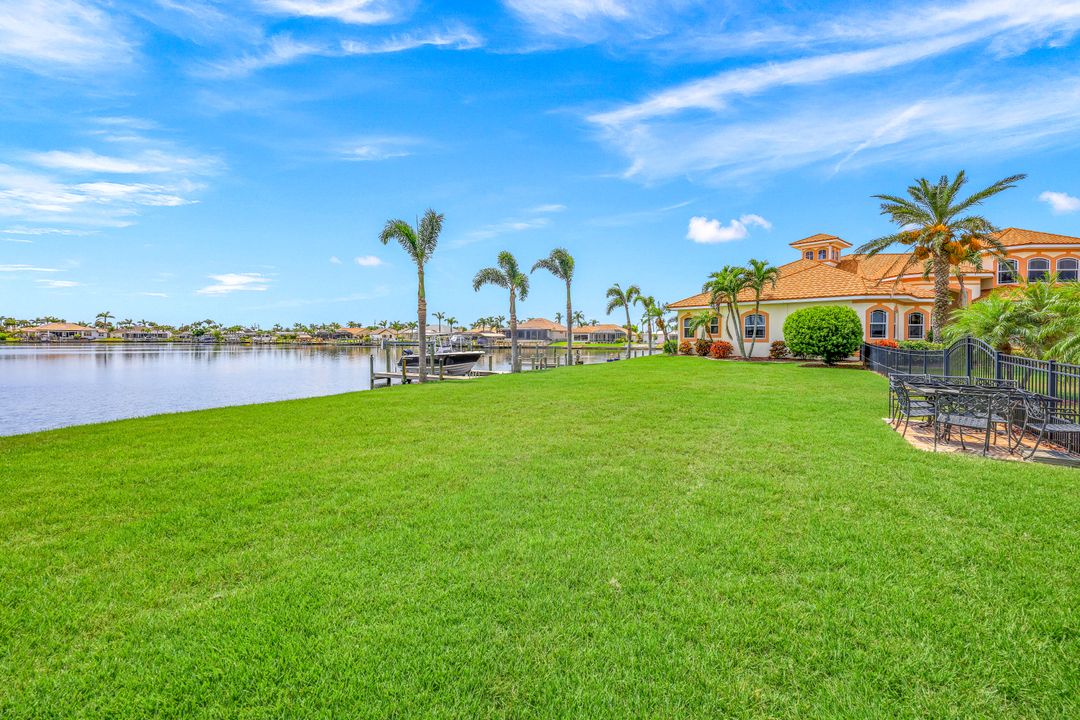 5227 SW 5th Pl, Cape Coral, FL 33914