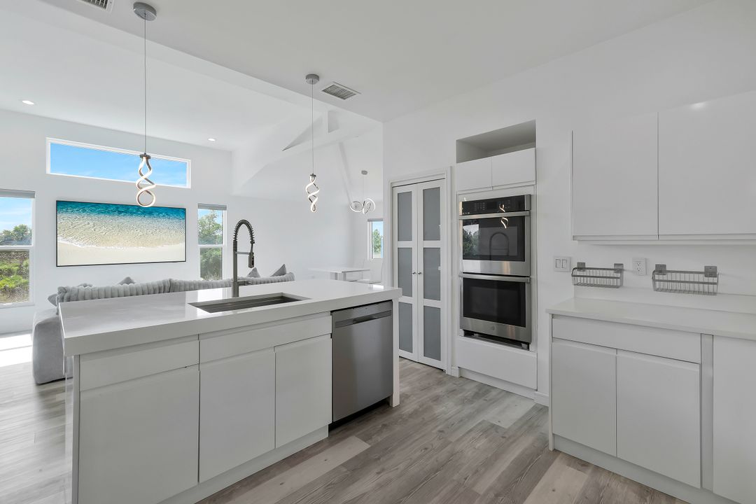 4044 62nd Ave NE, Naples, FL 34120