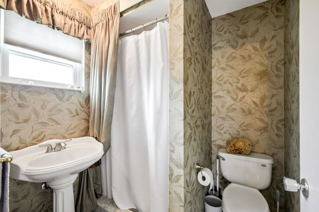 18102 Adams Cir, Fort Myers, FL 33967