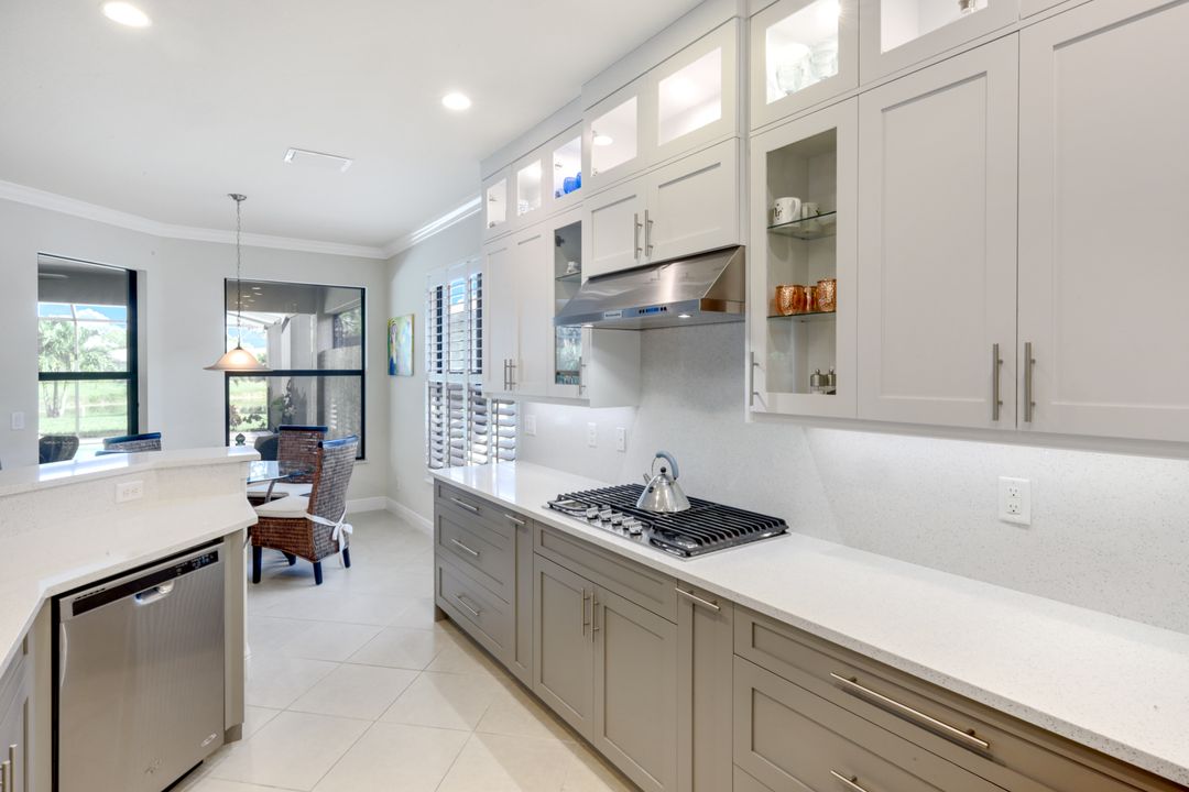 9909 Casabella Way, Bonita Springs, FL 34135