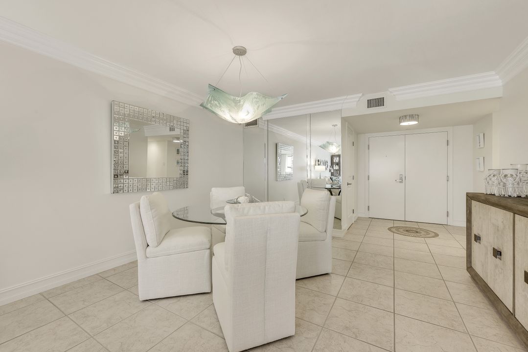 4451 Gulf Shore Blvd N #406, Naples, FL 34103